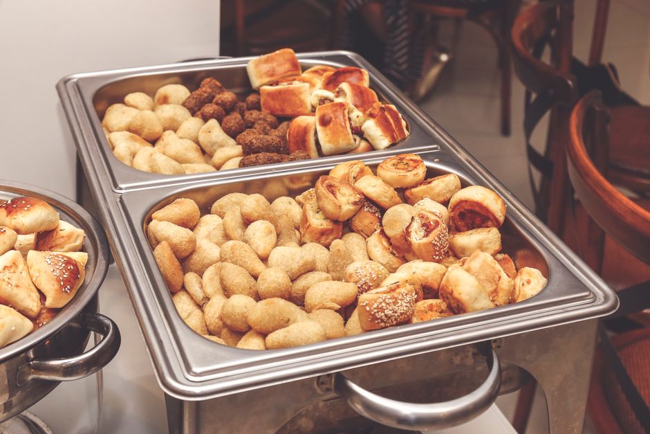 How Much Buffet Food Should I Order for a Wedding With Dietary Restrictions?